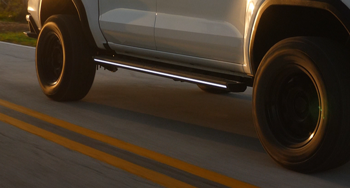 Lumastep M1 Light Up Running Boards | Fitting Toyota Tundra